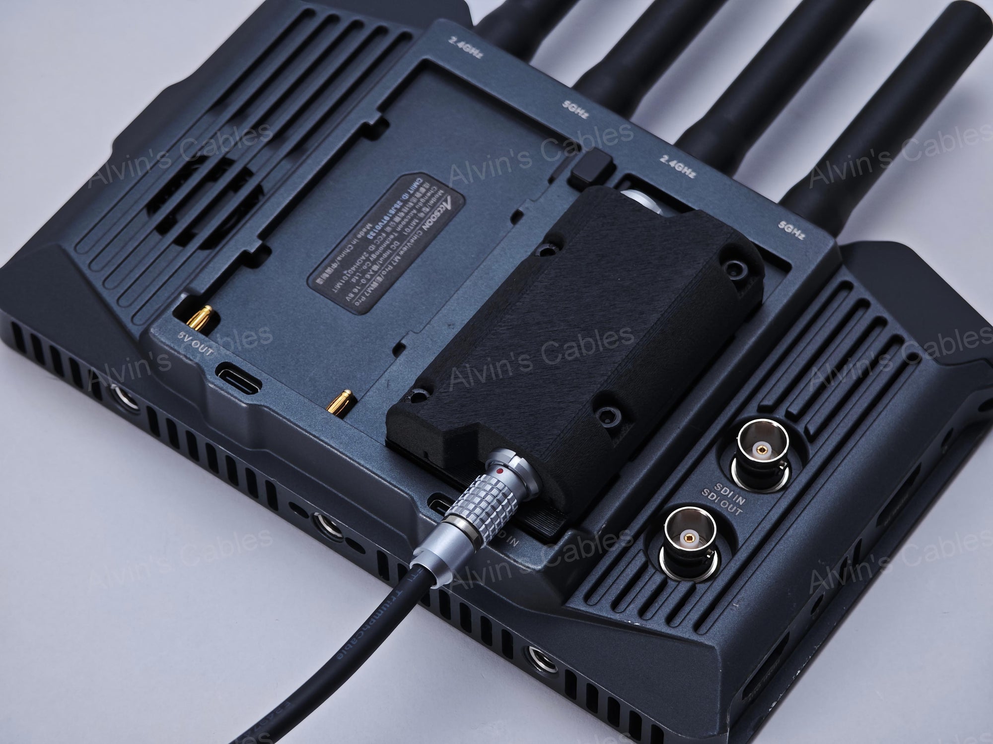 Alvin's Cables NP-F to 0B 2-Pin Adapter, Professional NP-F Dummy Battery Power Adapter for SmallHD, Blackmagic Video Assist, Atomos Camera Monitors, with Dual Interchangeable 2-Pin Ports, Regulated 8.4V Output