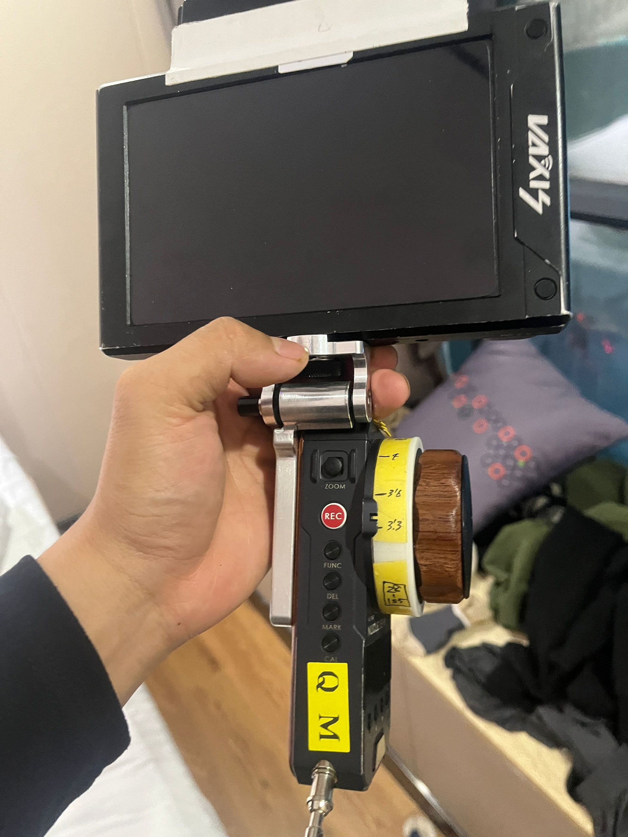 Alvin&#39;s Cables Monitor Mount Bracket for Tilta Nucleus-M Focus Motor, FIZ Hand Unit, with 1/4&quot;-20 Screw 3/8 M4 Screw Thread