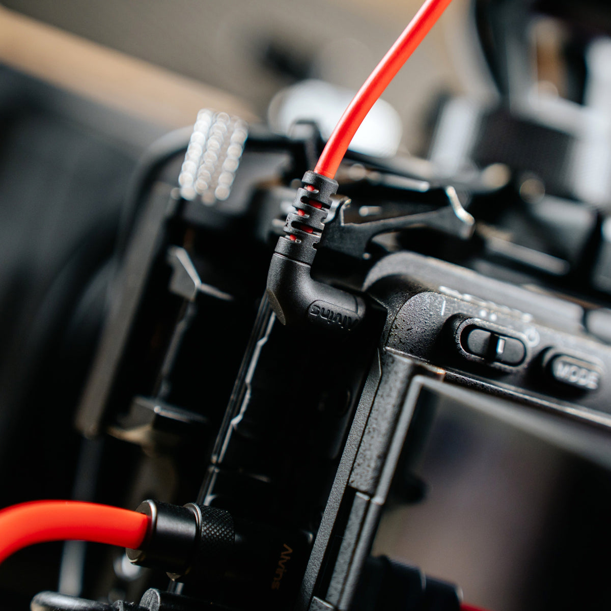 Alvin's Cables Locking 3.5mm TRS to 3.5mm TRS Audio Cable for Sennheiser Deity TC-1 Right Angle TRS Coiled Cable for DSLR| Mirrorless Camera