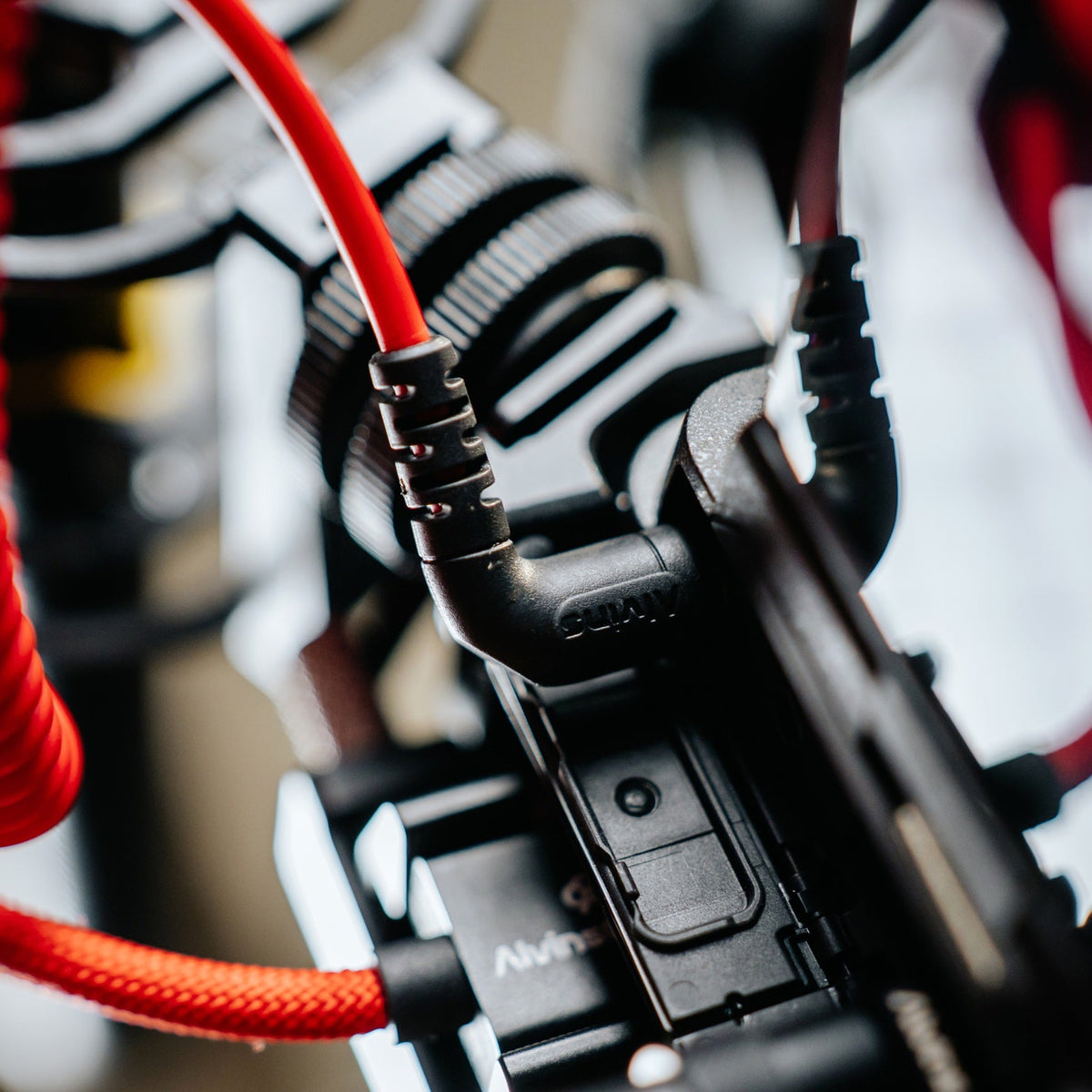 Alvin's Cables Locking 3.5mm TRS to 3.5mm TRS Audio Cable for Sennheiser Deity TC-1 Right Angle TRS Coiled Cable for DSLR| Mirrorless Camera
